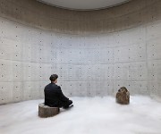 photo de l'artiste Season Lao pour l'exposition Living Atmospheres