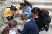 Elaboration d’une chasse au trésor dans le fort Vauban pour faire découvrir l’histoire du lieu avec le Petit Atelier du Chemin-Bas d’Avignon, association culturelle nîmoise.
