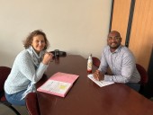 Bercenty accompagn&eacute; Nelly, directrice des Ressources humaines dans son emploi du temps charg&eacute; de la journ&eacute;e ce qui lui a permis d&rsquo;approfondir sa connaissance du fonctionnement de l&rsquo;&eacute;tablissement. Les &eacute;changes ont &eacute;t&eacute; riches et leur ont permis de confronter leurs exp&eacute;riences respectives au cours de leur carri&egrave;re.