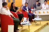 Anne-Sophie Barthez lors de son passage sur Twitch dans le talk-show &laquo; Entrev&rsquo;u &raquo; de la web TV d'UN&Icirc;MES.